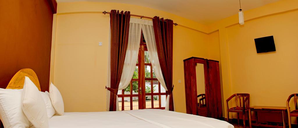 Bluewater Beach Resort Тринкомале Екстериор снимка