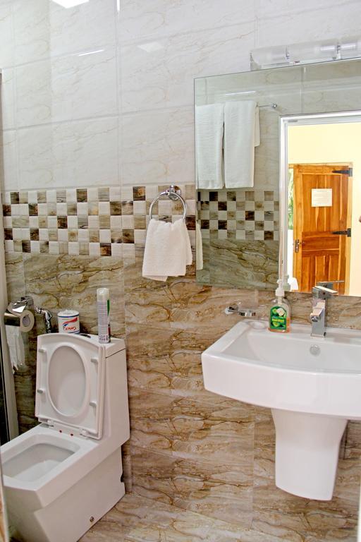 Bluewater Beach Resort Тринкомале Стая снимка